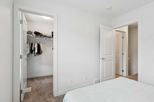 108-11 Evanscrest Mews Nw, Calgary, AB - Indoor Photo Showing Bedroom
