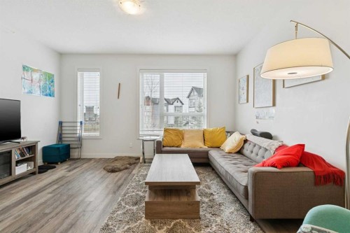 108-11 Evanscrest Mews Nw, Calgary, AB - Indoor Photo Showing Living Room