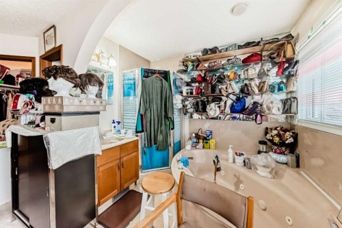952 Applewood Drive Se, Calgary, AB - Indoor With Storage