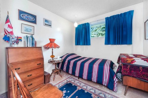 3623 54 Avenue Sw, Calgary, AB - Indoor Photo Showing Bedroom