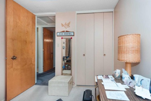 3623 54 Avenue Sw, Calgary, AB - Indoor