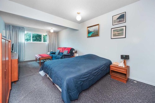 3623 54 Avenue Sw, Calgary, AB - Indoor Photo Showing Bedroom