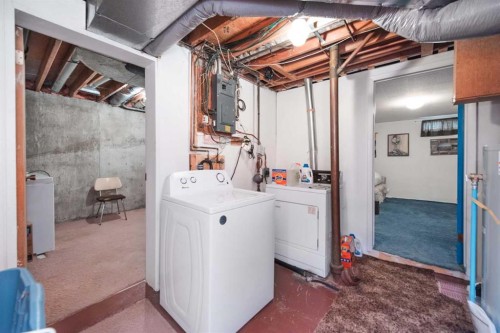 3623 54 Avenue Sw, Calgary, AB - Indoor Photo Showing Laundry Room