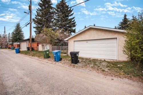 3623 54 Avenue Sw, Calgary, AB - Outdoor