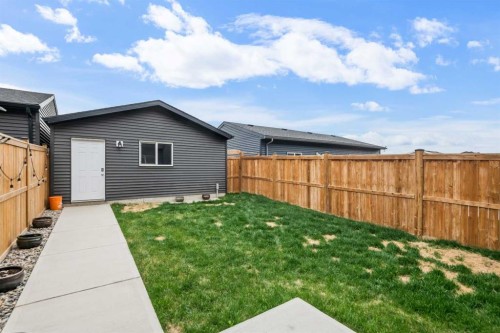 315 Wolf Creek Way Se, Calgary, AB - Outdoor