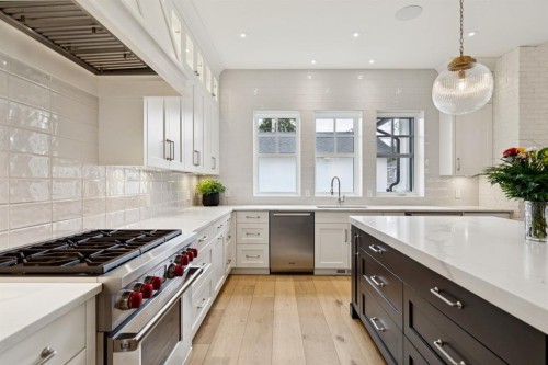 1119 Riverdale Avenue Sw, Calgary, AB - Indoor Photo Showing Kitchen With Upgraded Kitchen