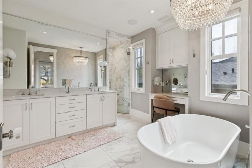 1119 Riverdale Avenue Sw, Calgary, AB - Indoor Photo Showing Bathroom
