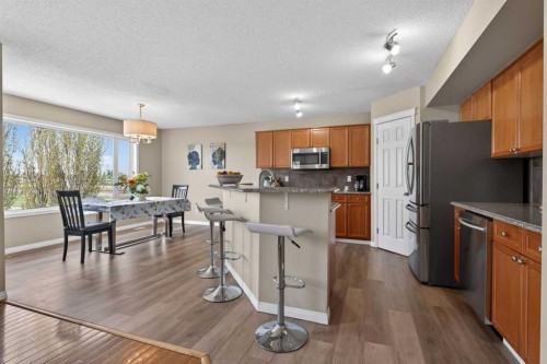 130 Morningside Point Sw, Airdrie, AB - Indoor Photo Showing Kitchen