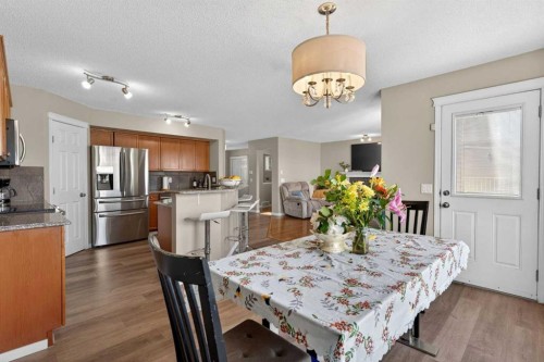 130 Morningside Point Sw, Airdrie, AB - Indoor Photo Showing Dining Room