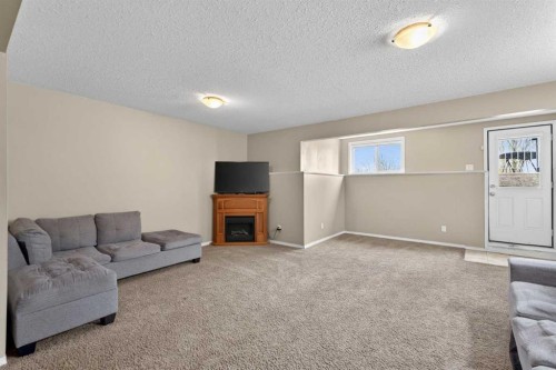 130 Morningside Point Sw, Airdrie, AB - Indoor Photo Showing Other Room