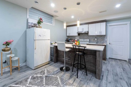 19 Red Sky Gardens Ne, Calgary, AB - Indoor Photo Showing Kitchen