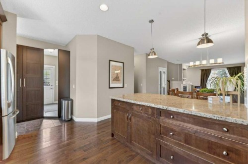 44 Mike Ralph Way Sw, Calgary, AB - Indoor Photo Showing Kitchen