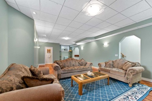 434 Douglas Woods Mews Se, Calgary, AB - Indoor Photo Showing Living Room