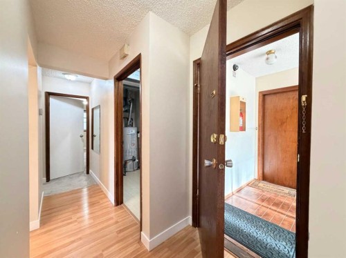 1-1202 2 Street Ne, Calgary, AB - Indoor Photo Showing Other Room