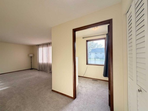 1-1202 2 Street Ne, Calgary, AB - Indoor Photo Showing Other Room