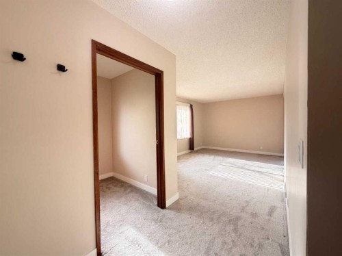 1-1202 2 Street Ne, Calgary, AB - Indoor Photo Showing Other Room