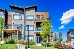 19 Royal Elm Green NW Calgary, AB T3G 0G8