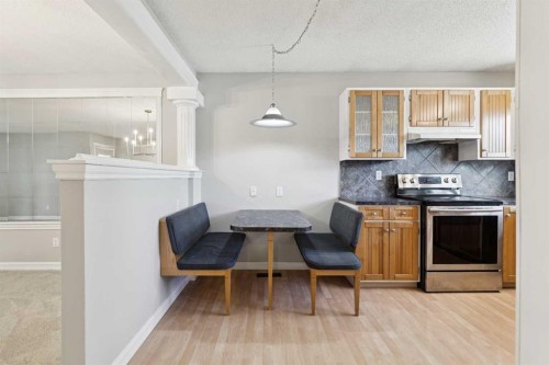 923 Midridge Drive Se, Calgary, AB - Indoor Photo Showing Kitchen