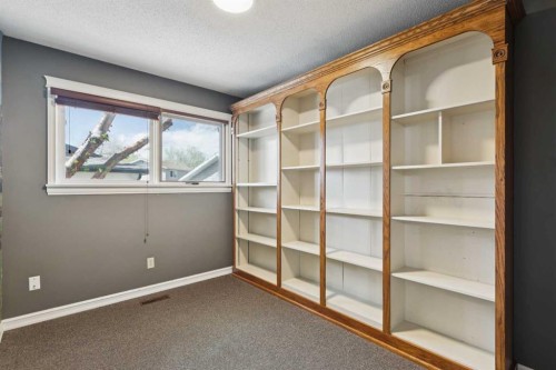 923 Midridge Drive Se, Calgary, AB - Indoor