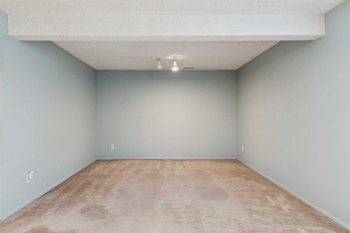923 Midridge Drive Se, Calgary, AB - Indoor Photo Showing Other Room