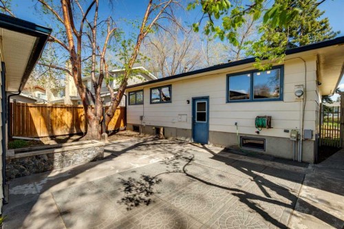 923 Midridge Drive Se, Calgary, AB - Outdoor With Exterior