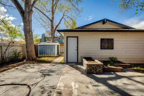 923 Midridge Drive Se, Calgary, AB - Outdoor