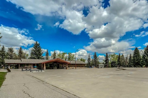 923 Midridge Drive Se, Calgary, AB - Outdoor