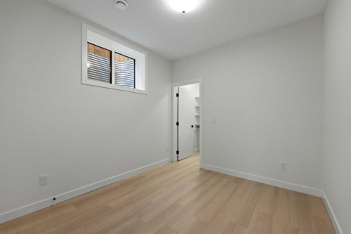 4608 81 Street Nw, Calgary, AB - Indoor Photo Showing Other Room