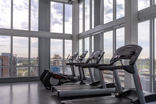 712-450 8 Avenue Se, Calgary, AB - Indoor Photo Showing Gym Room