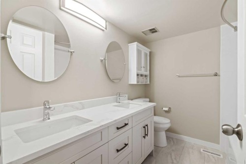 1402-13104 Elbow Drive Sw, Calgary, AB - Indoor Photo Showing Bathroom