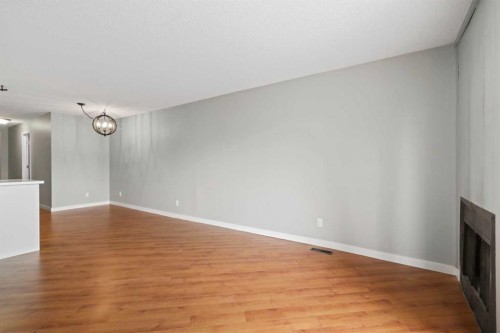 1402-13104 Elbow Drive Sw, Calgary, AB - Indoor Photo Showing Other Room