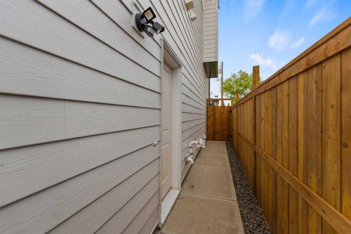 4651 79 Street Nw, Calgary, AB 