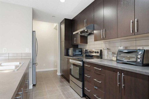 31 Evansridge Crescent Nw, Calgary, AB - Indoor Photo Showing Kitchen With Upgraded Kitchen