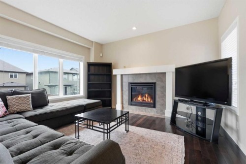 31 Evansridge Crescent Nw, Calgary, AB - Indoor Photo Showing Living Room With Fireplace