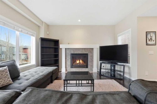 31 Evansridge Crescent Nw, Calgary, AB - Indoor Photo Showing Living Room With Fireplace