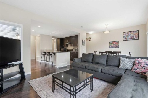 31 Evansridge Crescent Nw, Calgary, AB - Indoor Photo Showing Living Room