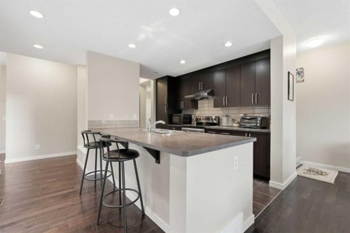 31 Evansridge Crescent Nw, Calgary, AB - Indoor Photo Showing Kitchen With Upgraded Kitchen