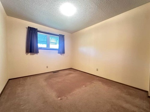 1628 Rouleau Crescent Se, Calgary, AB - Indoor Photo Showing Other Room