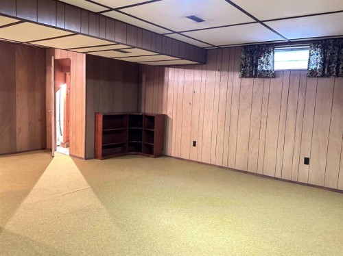 1628 Rouleau Crescent Se, Calgary, AB - Indoor Photo Showing Other Room
