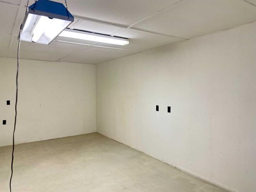 1628 Rouleau Crescent Se, Calgary, AB - Indoor