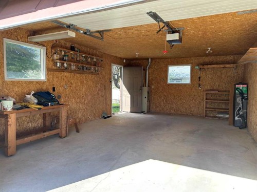 1628 Rouleau Crescent Se, Calgary, AB - Indoor Photo Showing Garage
