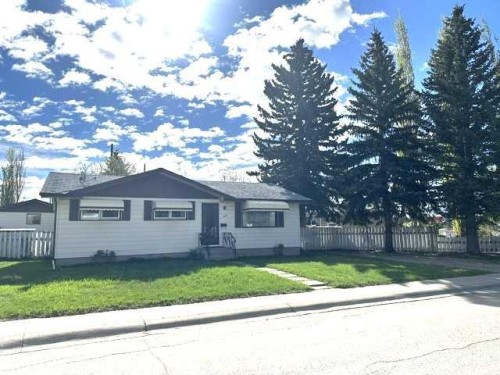1628 Rouleau Crescent Se, Calgary, AB - Outdoor