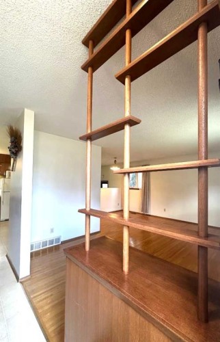 1628 Rouleau Crescent Se, Calgary, AB - Indoor Photo Showing Other Room
