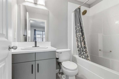 14-180 Riverstone Ridge, Fort Mcmurray, AB - Indoor Photo Showing Bathroom
