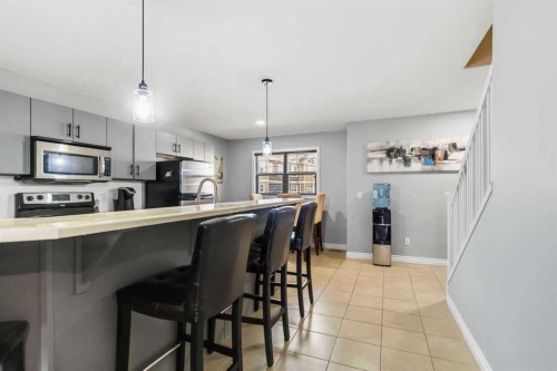 14-180 Riverstone Ridge, Fort Mcmurray, AB - Indoor Photo Showing Kitchen