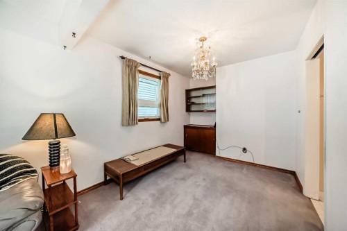 3132 48 Street Sw, Calgary, AB - Indoor Photo Showing Other Room
