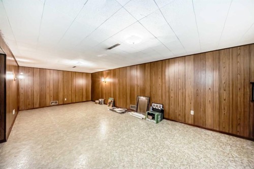 3132 48 Street Sw, Calgary, AB - Indoor Photo Showing Other Room
