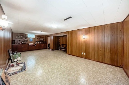 3132 48 Street Sw, Calgary, AB - Indoor Photo Showing Other Room