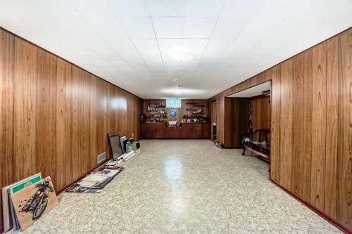3132 48 Street Sw, Calgary, AB - Indoor Photo Showing Other Room