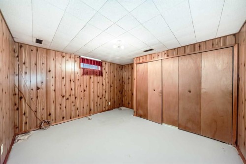 3132 48 Street Sw, Calgary, AB - Indoor Photo Showing Other Room